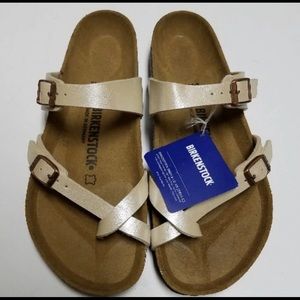 IN SEARCH OF MAYARI PEARL BIRKENSTOCKS SIZE 39